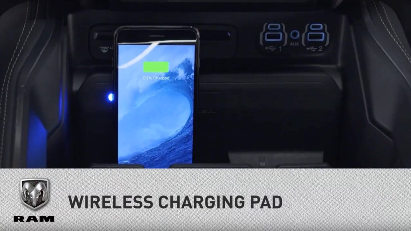 Chrysler 200: Pair (Link) Uconnect Phone To A Mobile Phone Chrysler 200: Pair (Link) Uconnect Phone To A Mobile Phone